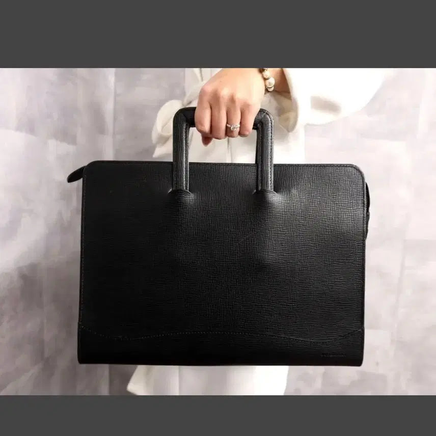 [BUNJANG] Burberry Calfskin Briefcase / 버버리 카프스킨 브리프케이스