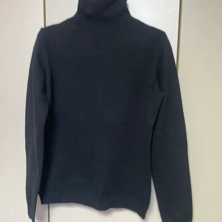 [BUNJANG] Uniqlo Cashmere 100% Turtleneck Sweater / 유니클로 / 캐시미어 100% 터틀넥 스웨터 블랙 S