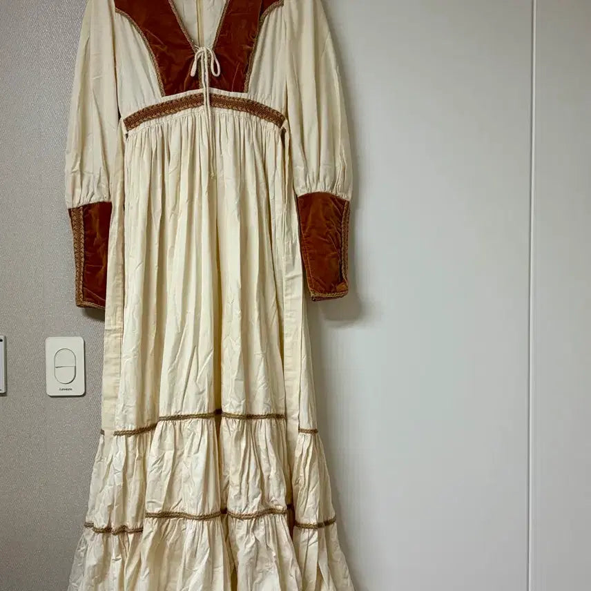 [BUNJANG] Vintage Ivory Velvet Long Dress / 빈티지 벨벳 롱 원피스
