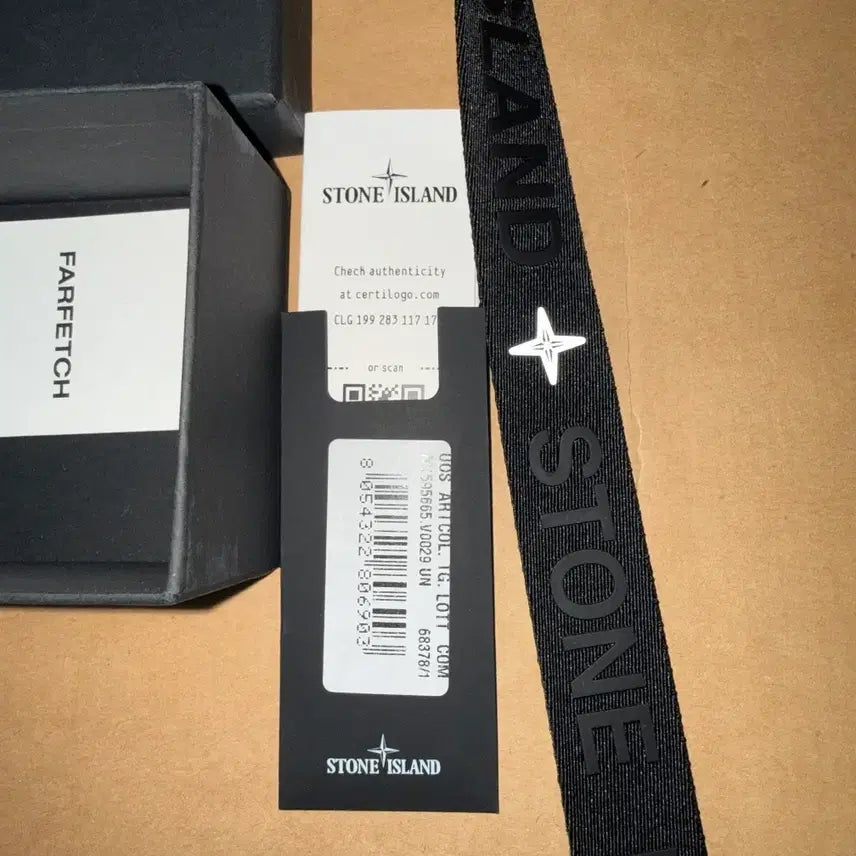[BUNJANG] Stone Island Elastic Logo Phone Case with Strap / (새제품) 스톤아일랜드 엘라스틱 로고 폰 케이스