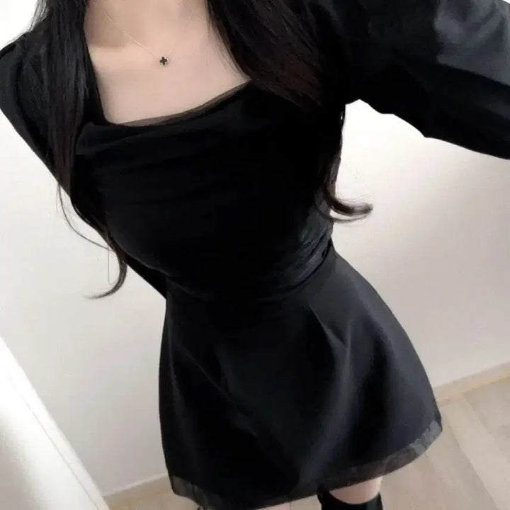 [BUNJANG] If Only Hazel Square Neck Chiffon Blouse / 이프온리 헤이즐 여리핏 스퀘어넥 이중쉬폰 샤 셔링 블라우스