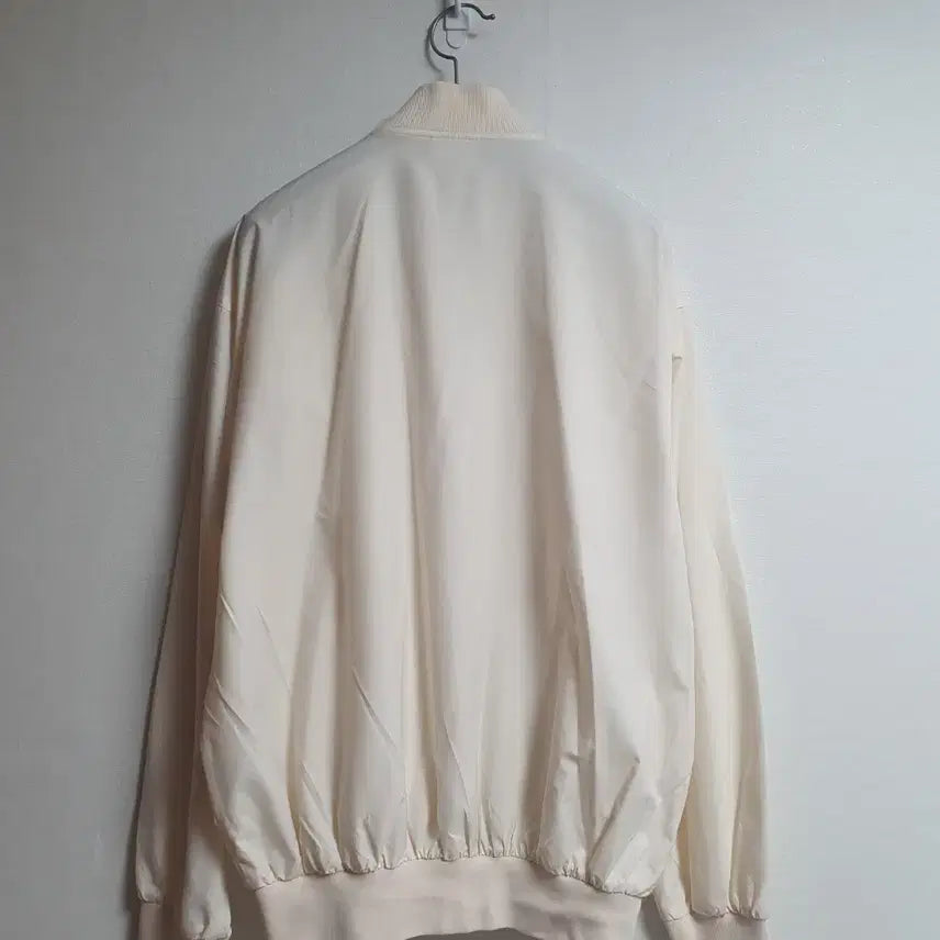[BUNJANG] Lacoste Lightweight Windbreaker Jacket Light Beige / 라코스테 크록로고 경량 블루종 바람막이 자켓 라이트 베이지 105