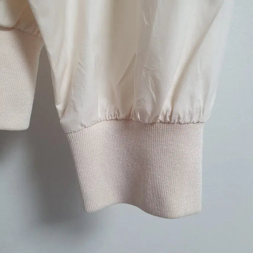[BUNJANG] Lacoste Lightweight Windbreaker Jacket Light Beige / 라코스테 크록로고 경량 블루종 바람막이 자켓 라이트 베이지 105