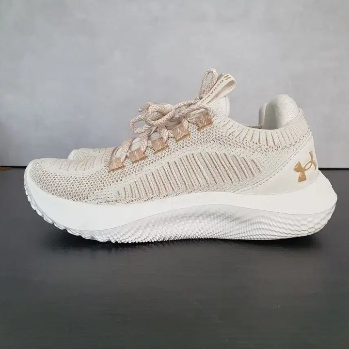 [BUNJANG] Under Armour UA Dynamic 2 (235) Sneakers / 언더아머 UA 다이내믹 2 (235)