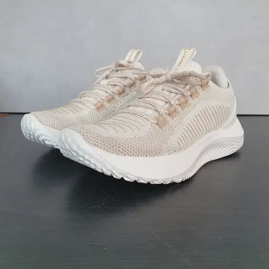 [BUNJANG] Under Armour UA Dynamic 2 (235) Sneakers / 언더아머 UA 다이내믹 2 (235)