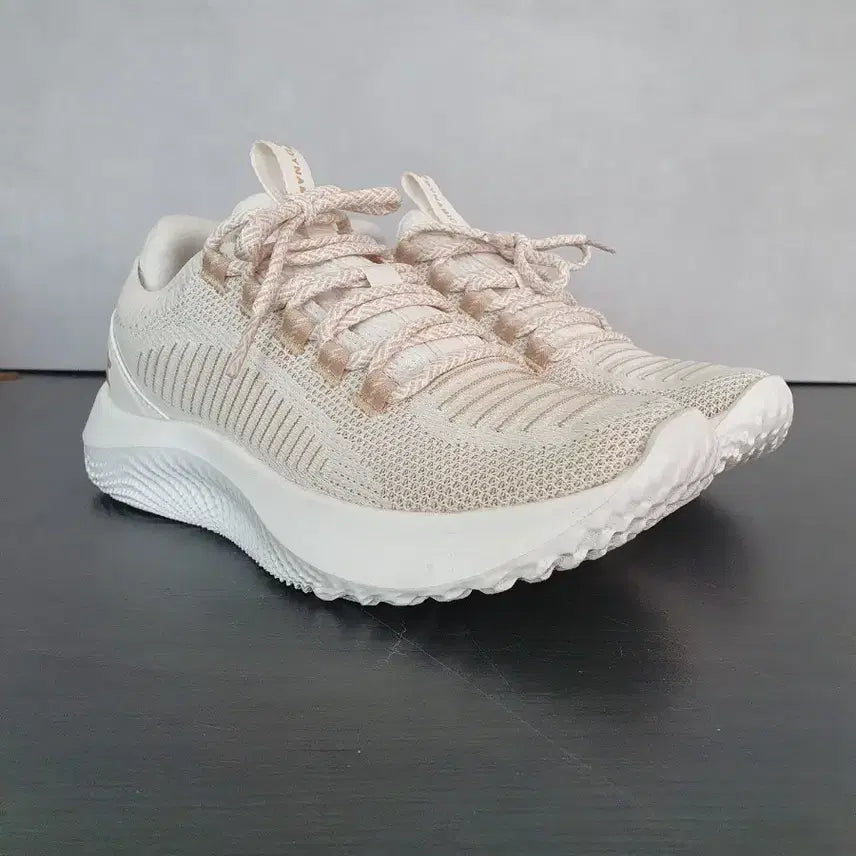 [BUNJANG] Under Armour UA Dynamic 2 (235) Sneakers / 언더아머 UA 다이내믹 2 (235)