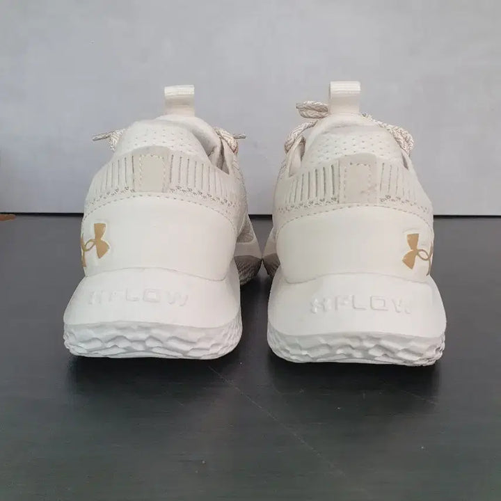 [BUNJANG] Under Armour UA Dynamic 2 (235) Sneakers / 언더아머 UA 다이내믹 2 (235)