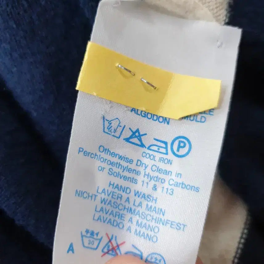 [BUNJANG] Burberry Knit Cardigan (Size 40) / 버버리 니트 가디건 40 사진참고