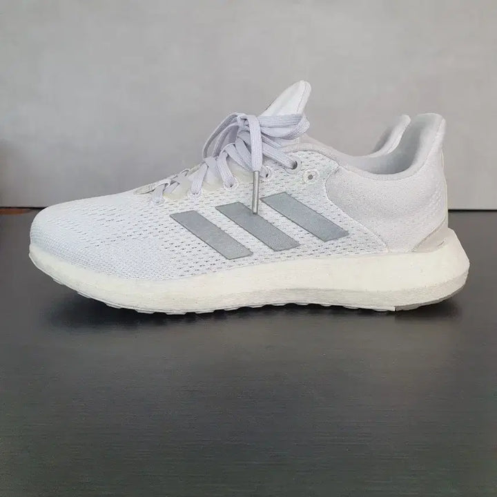 [BUNJANG] Adidas Pureboost 21 White/Dash Grey (240) Running Shoes / 아디다스 퓨어부스트 21 화이트 대시 그레이 (240)