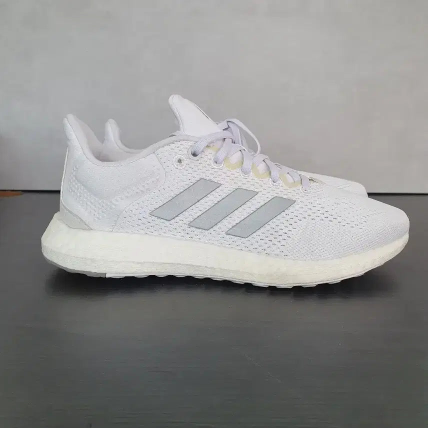 [BUNJANG] Adidas Pureboost 21 White/Dash Grey (240) Running Shoes / 아디다스 퓨어부스트 21 화이트 대시 그레이 (240)