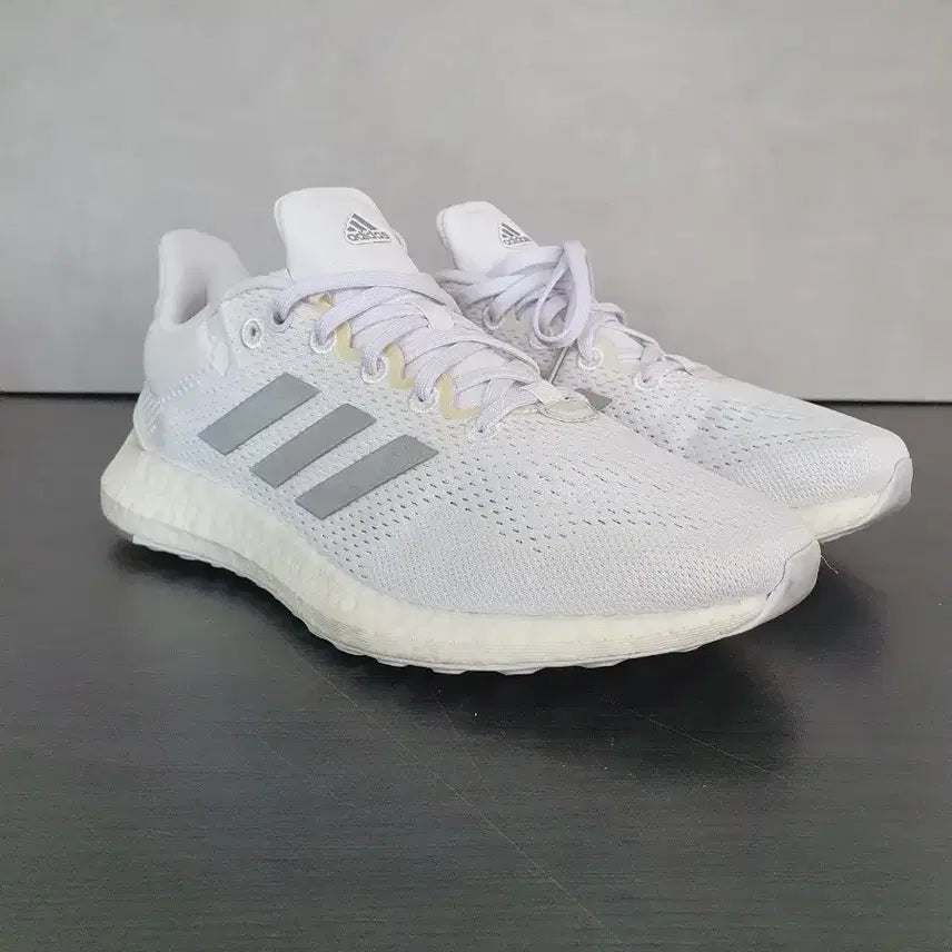 [BUNJANG] Adidas Pureboost 21 White/Dash Grey (240) Running Shoes / 아디다스 퓨어부스트 21 화이트 대시 그레이 (240)
