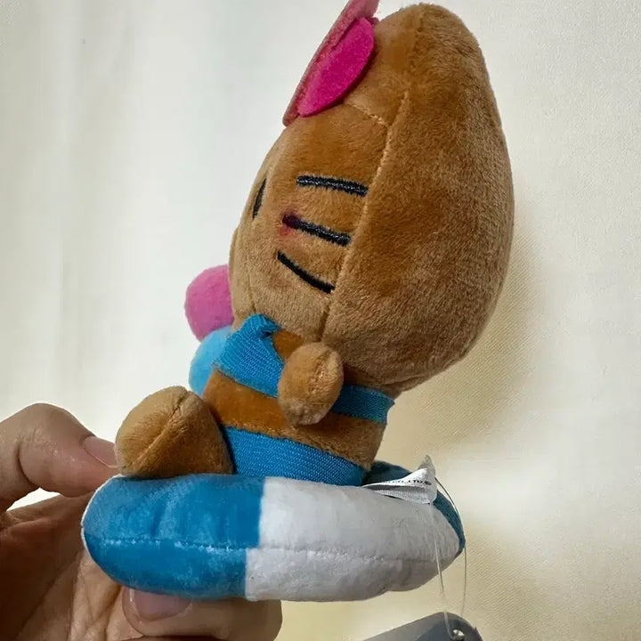 [BUNJANG] Hello Kitty Doll Swimsuit Tube Keychain / 헬로키티 인형 수영복 튜브 키링