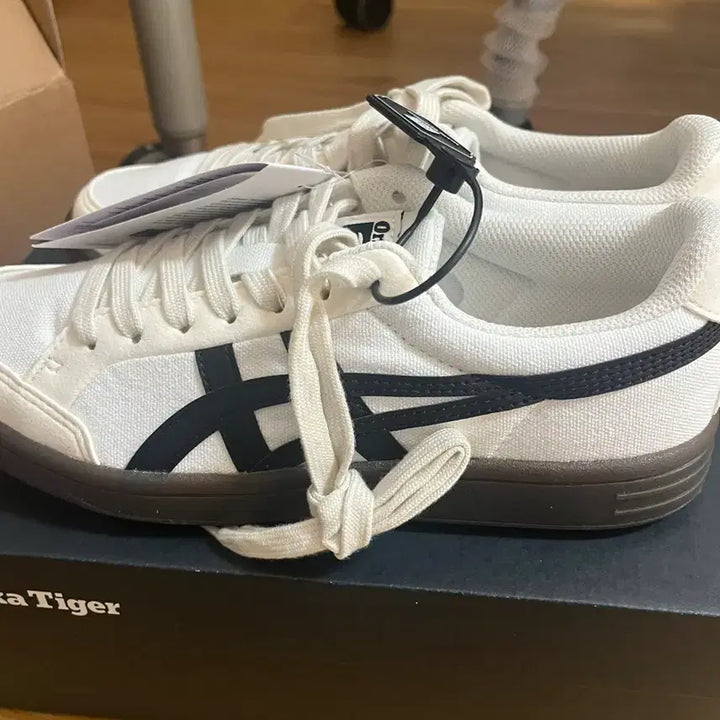 [BUNJANG] Onitsuka Tiger Advanti Cream White Black Sneakers / 오니츠카 타이거 어드반티 크림 화이트 블랙