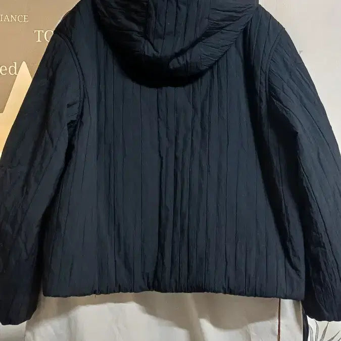 [BUNJANG] TNGT Striped Quilted Hooded Jumper / 티엔지티  점퍼