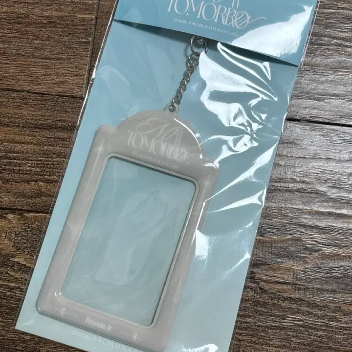 [BUNJANG] fromis_9 VIP Photocard Holder / 프로미스나인 앙콘 일요일 첫콘 VIP 포카홀더