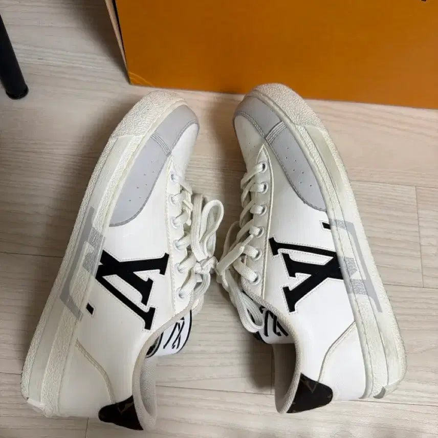 [SOLD OUT] 급처 루이비통 스니커즈 37  루이비통운동화