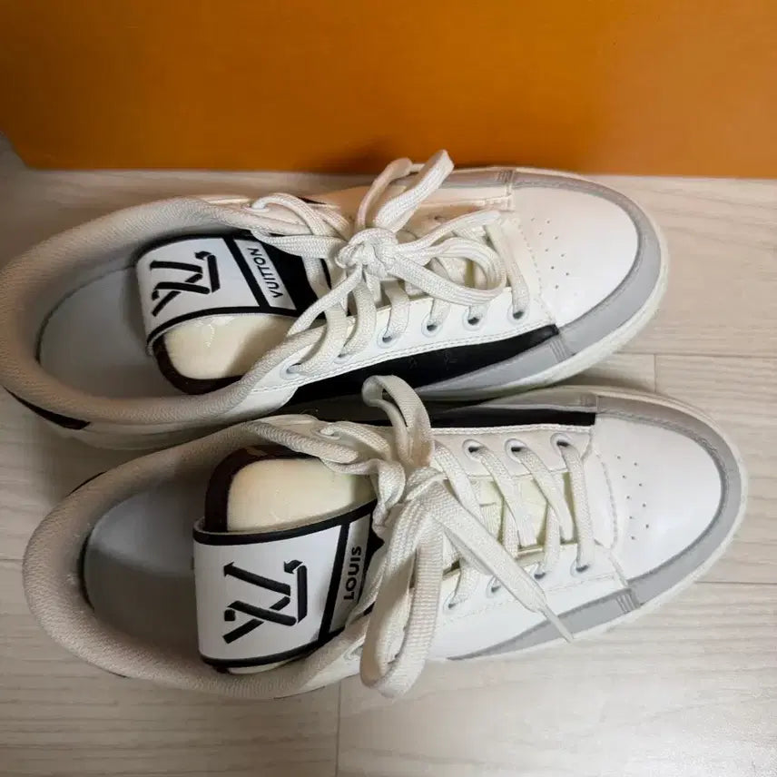[SOLD OUT] 급처 루이비통 스니커즈 37  루이비통운동화