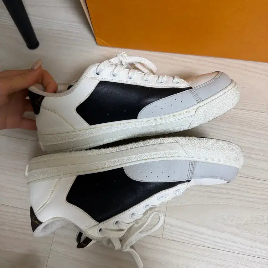 [SOLD OUT] 급처 루이비통 스니커즈 37  루이비통운동화