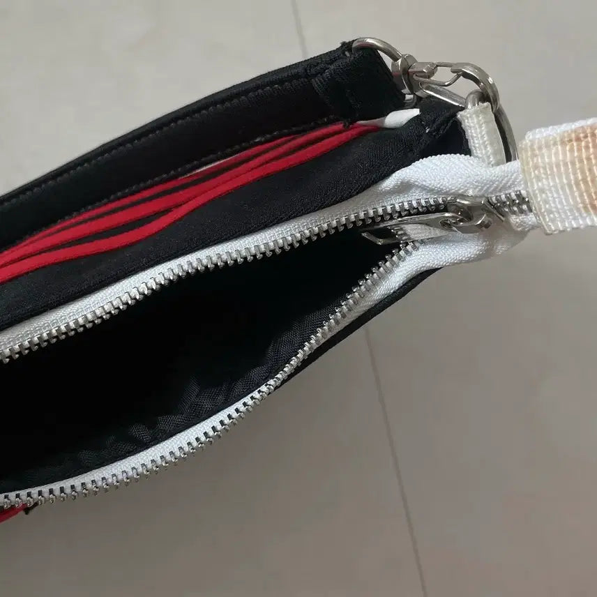[BUNJANG] Adidas Upcycled Shoulder Bag / 아디다스 업사이클링 숄더백