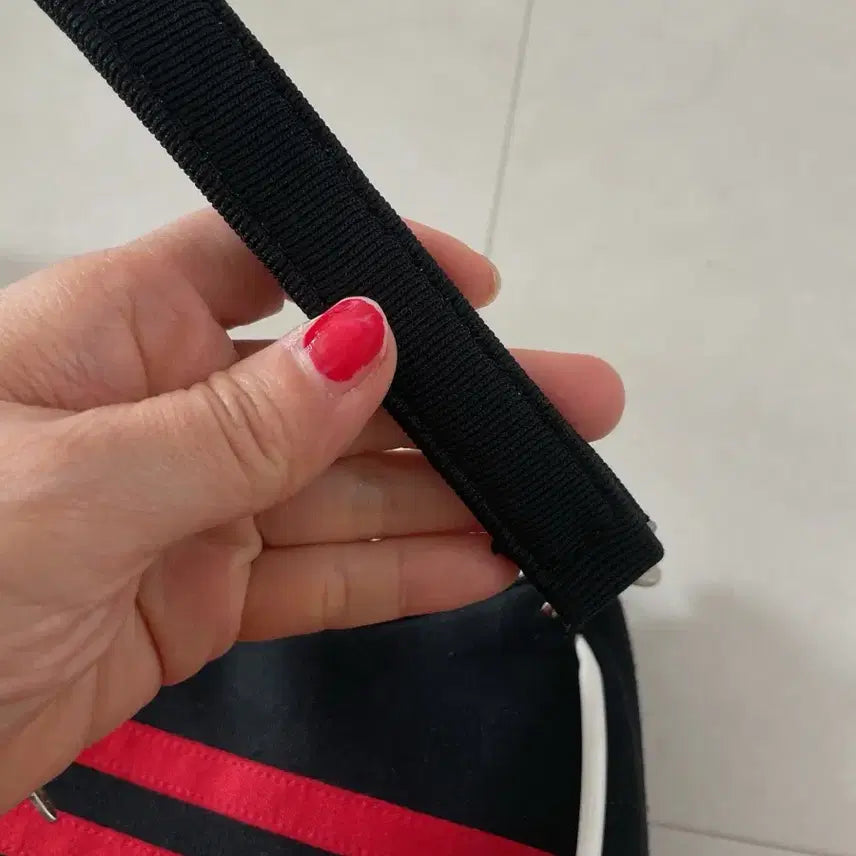 [BUNJANG] Adidas Upcycled Shoulder Bag / 아디다스 업사이클링 숄더백