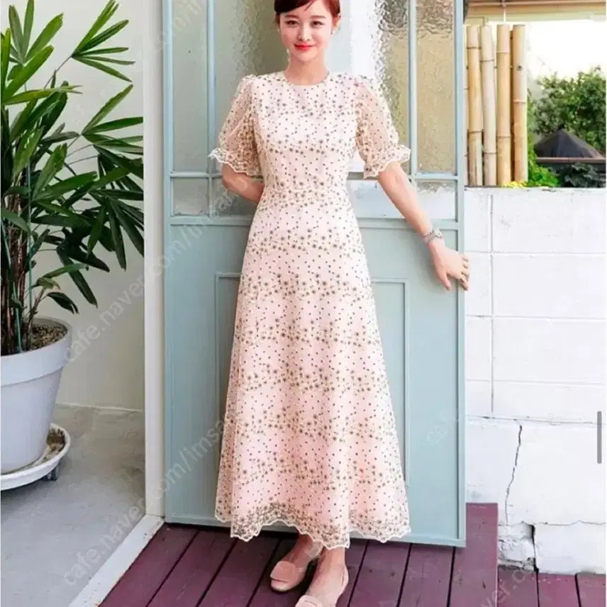 [BUNJANG] Imvely Floral Embroidery Long Dress / 임블리 플라워 자수 레이스 원피스