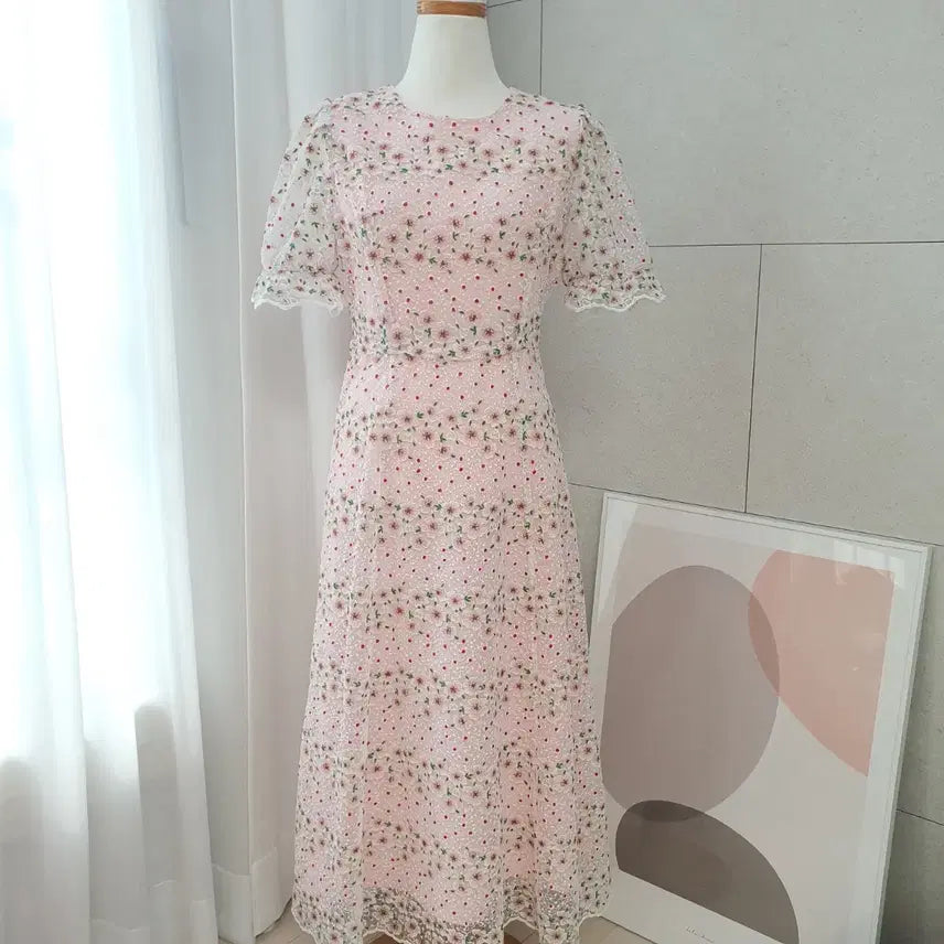 [BUNJANG] Imvely Floral Embroidery Long Dress / 임블리 플라워 자수 레이스 원피스