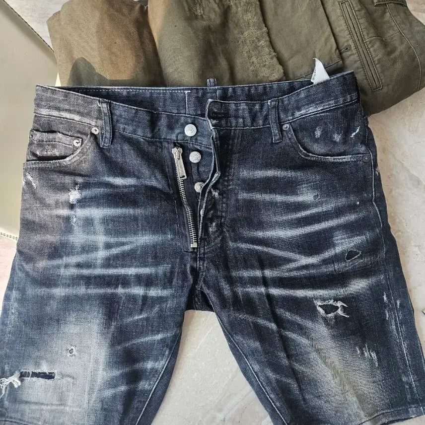 [BUNJANG] Dsquared2 Dan Caten Denim Shorts / 디스퀘어드2 워싱 데님 반바지 DAN CATEN 50사이즈