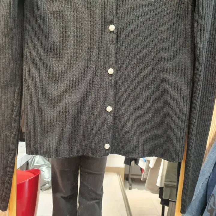 [BUNJANG] Sandro Pearl Button Ribbed High Neck Cardigan / 산드로(Sandro) 정품 진주 버튼 하이넥 골지 가디건 (상태 좋음)