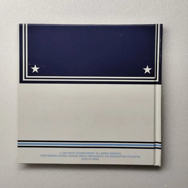 [BUNJANG] BTS 2014 Summer Package Photobook &amp; Pin Button Set / BTS 2014 썸머패키지 공식 굿즈(포토북&amp;핀버튼)