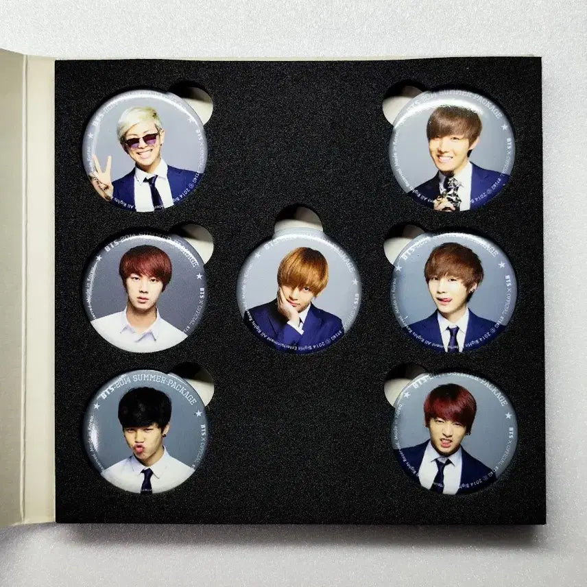 [BUNJANG] BTS 2014 Summer Package Photobook &amp; Pin Button Set / BTS 2014 썸머패키지 공식 굿즈(포토북&amp;핀버튼)