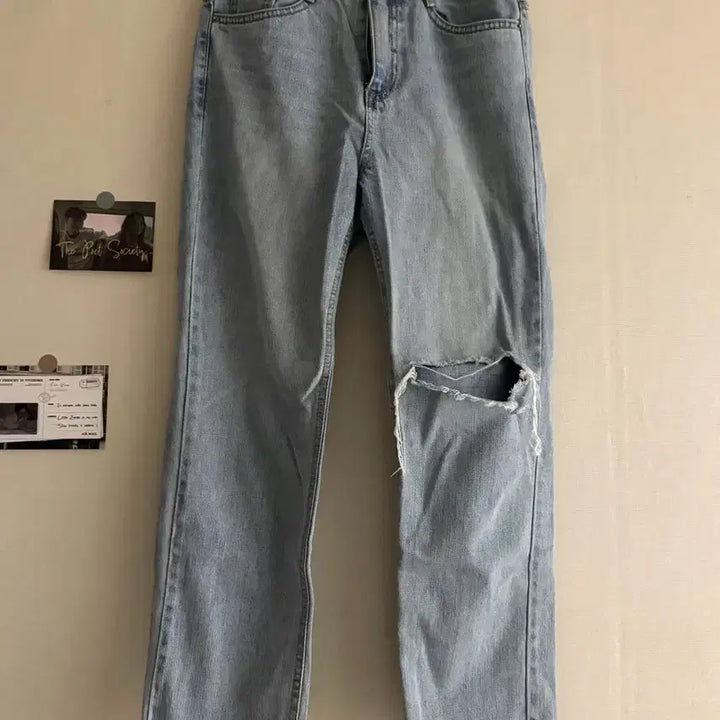 [BUNJANG] Light Wash Distressed Denim Jeans / 데미지 데님 연청바지