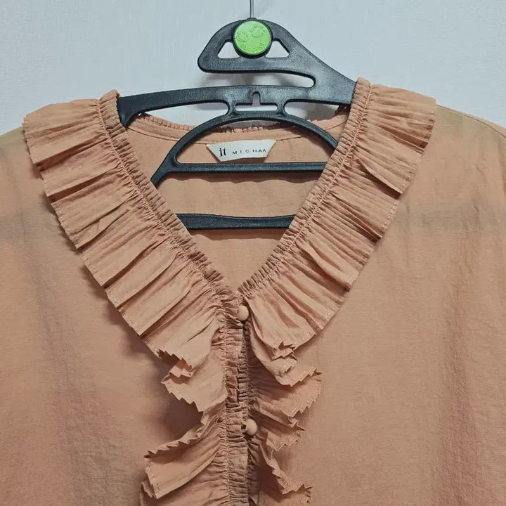 [BUNJANG] It MICHAA Frill Blouse Peach / 잇미샤 프릴 블라우스 살구색