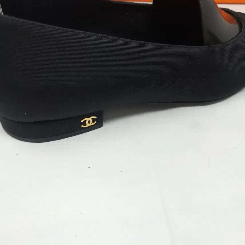 [SOLD OUT] 샤넬 블랙 플랫슈즈 구두 37C