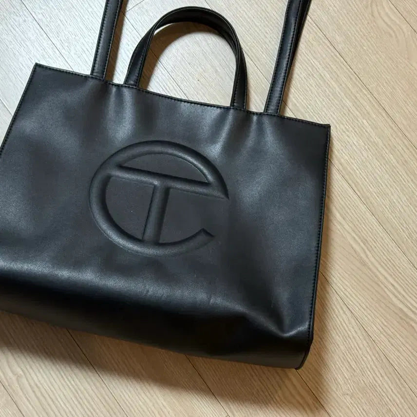 [BUNJANG]  Telfar Medium Shopper Bag Black / 텔파 미디움 쇼퍼백 블랙