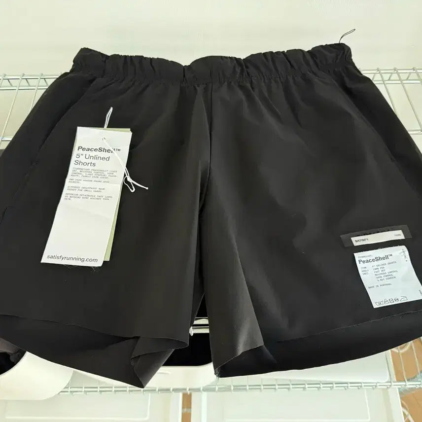 [BUNJANG] Satisfy PeaceShell 5-Inch Unlined Shorts Black / 새티스파이 피스쉘 5인치 언라인드 쇼츠 블랙