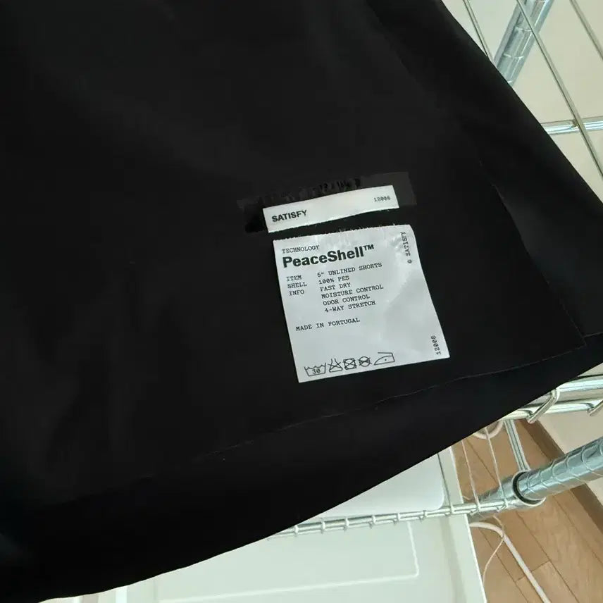 [BUNJANG] Satisfy PeaceShell 5-Inch Unlined Shorts Black / 새티스파이 피스쉘 5인치 언라인드 쇼츠 블랙