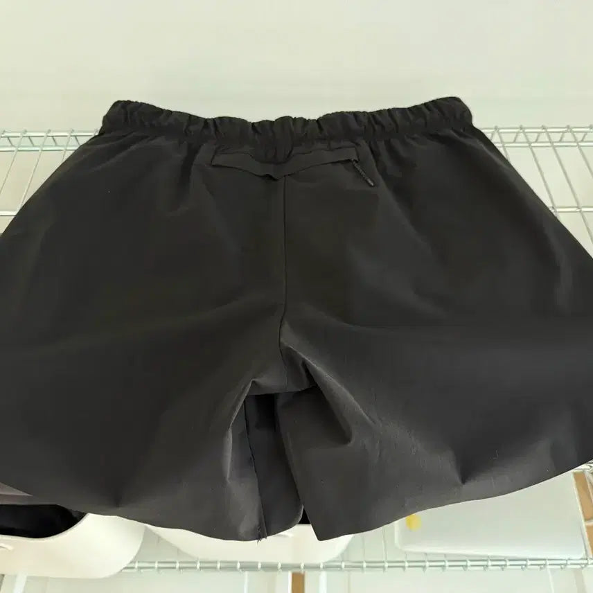[BUNJANG] Satisfy PeaceShell 5-Inch Unlined Shorts Black / 새티스파이 피스쉘 5인치 언라인드 쇼츠 블랙