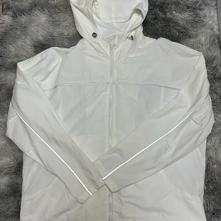 [BUNJANG] White Windbreaker Hooded Zip-Up Jacket / 화이트 바람막이 후드 집업 점퍼