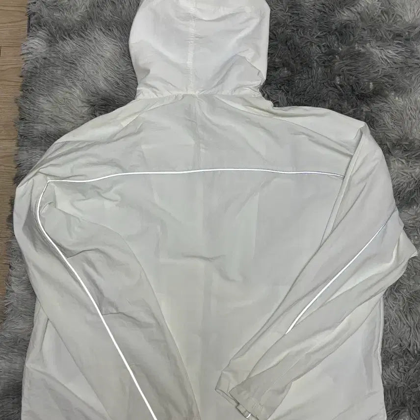 [BUNJANG] White Windbreaker Hooded Zip-Up Jacket / 화이트 바람막이 후드 집업 점퍼