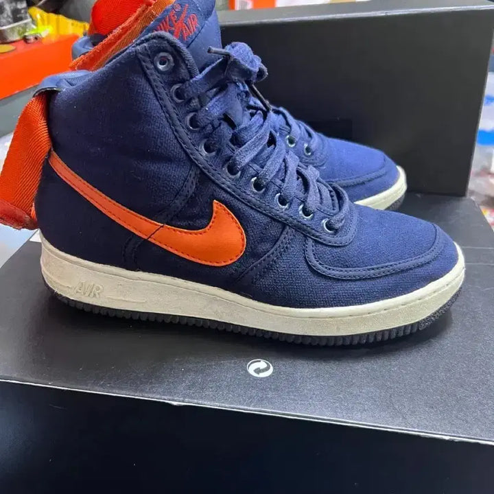 [BUNJANG] Nike Air Force 1 High CVS Navy/Orange Sneakers / 나이키 에어포스1 하이 cvs 270 곤/주 닉스