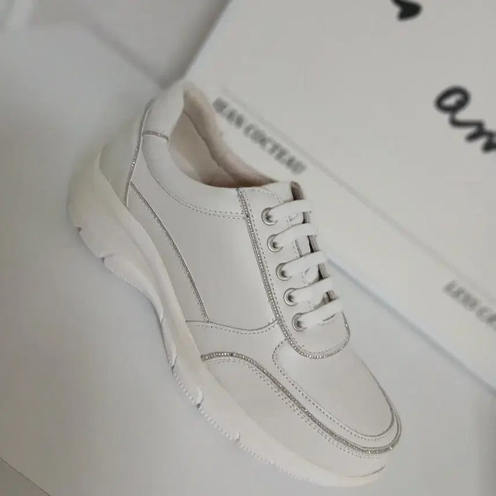 [BUNJANG] Hush Puppies Leather Sneakers / 허시파피 비즈 트리밍 가죽 스니커즈 새것230