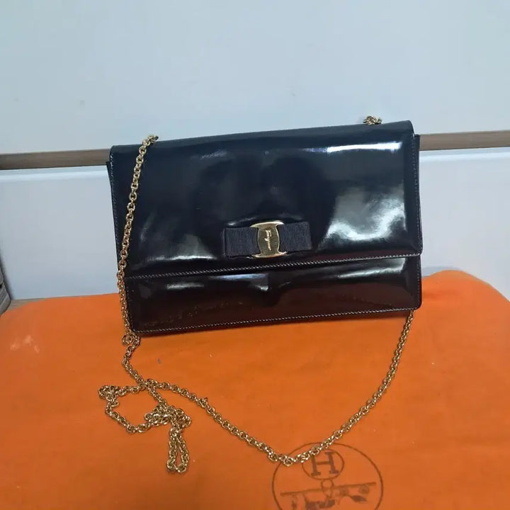 [BUNJANG] Ferragamo Ginnie Chain Mini Bag / 페라가모 지니백 블랙 체인 미니백 가방