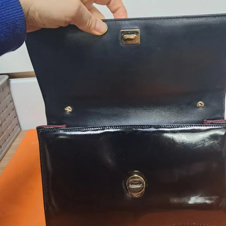 [BUNJANG] Ferragamo Ginnie Chain Mini Bag / 페라가모 지니백 블랙 체인 미니백 가방