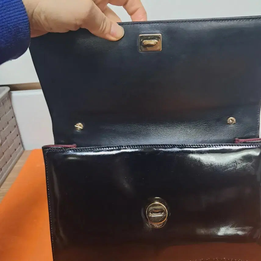 [BUNJANG] Ferragamo Ginnie Chain Mini Bag / 페라가모 지니백 블랙 체인 미니백 가방