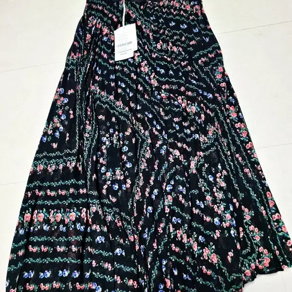 [BUNJANG] Thursday Island Chiffon Pleated Skirt / 써스데이 아일랜드 쉬폰 밴딩 플리츠스커트 미사용품 폴1300