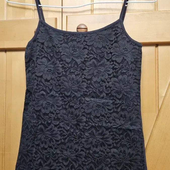 [BUNJANG] Vintage Black Lace Tank Top / 빈티지 블랙 레이스 끈나시
