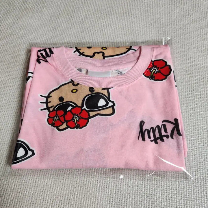[BUNJANG] Hello Kitty Sun Tan Short Sleeve T-shirt / 썬탠 썬텐 태닝 헬로키티 반팔 티셔츠