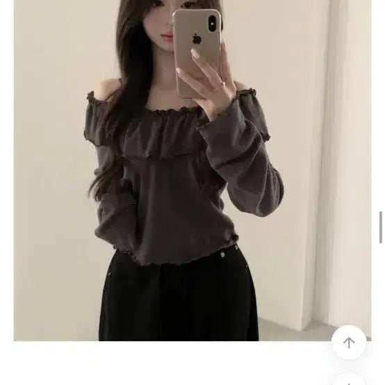 [BUNJANG] Fury Frill Soft Off-shoulder Crop Long Sleeve T-shirt - Black / 퓨리 프릴 소프트 오프숄더 크롭 긴팔 티셔츠 블랙 색상 판매(새상품)