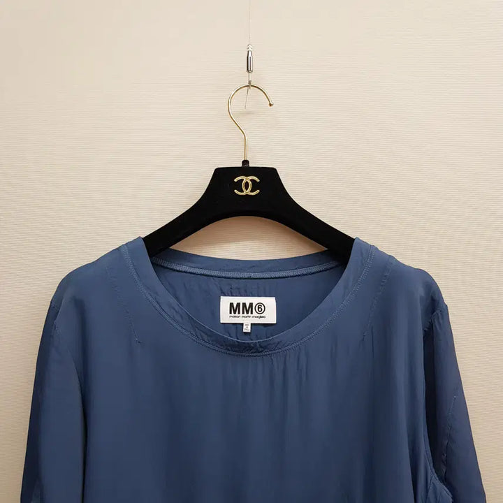 [BUNJANG] MM6 Maison Margiela Silk Blouse / MM6 메종 마르지엘라 블루 라운드넥 실크 블라우스 IT 44사이즈