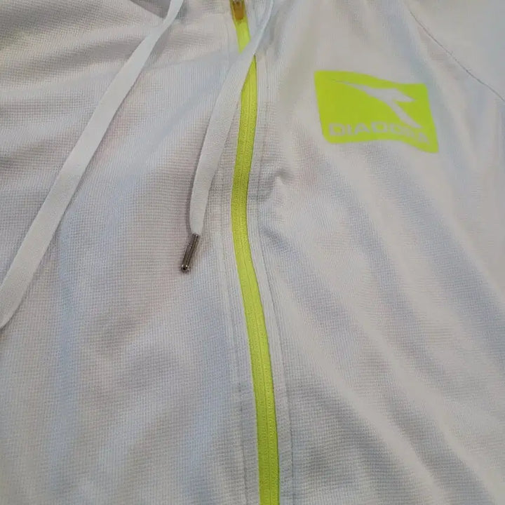 [BUNJANG] DIADORA Running Hooded Zip-up Jacket / 디아도라(DIADORA)  러닝 후드 집업 (화이트)